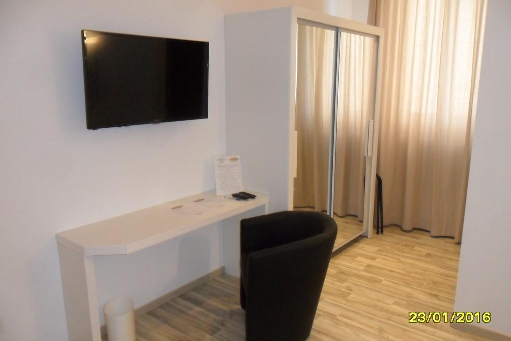 Location Lory Hotel Busto Arsizio Exterior photo